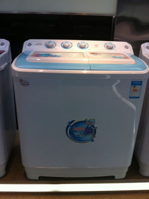 China Máquina de lavar semi automática grande compacta da capacidade com os botões de aço da cuba quatro fornecedor